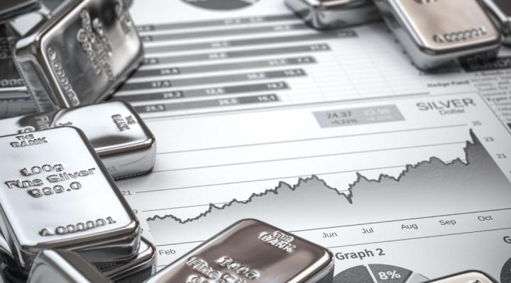 Серебро стремительно растёт: физический дефицит и мировые новости подталкивают цены к новым вершинам